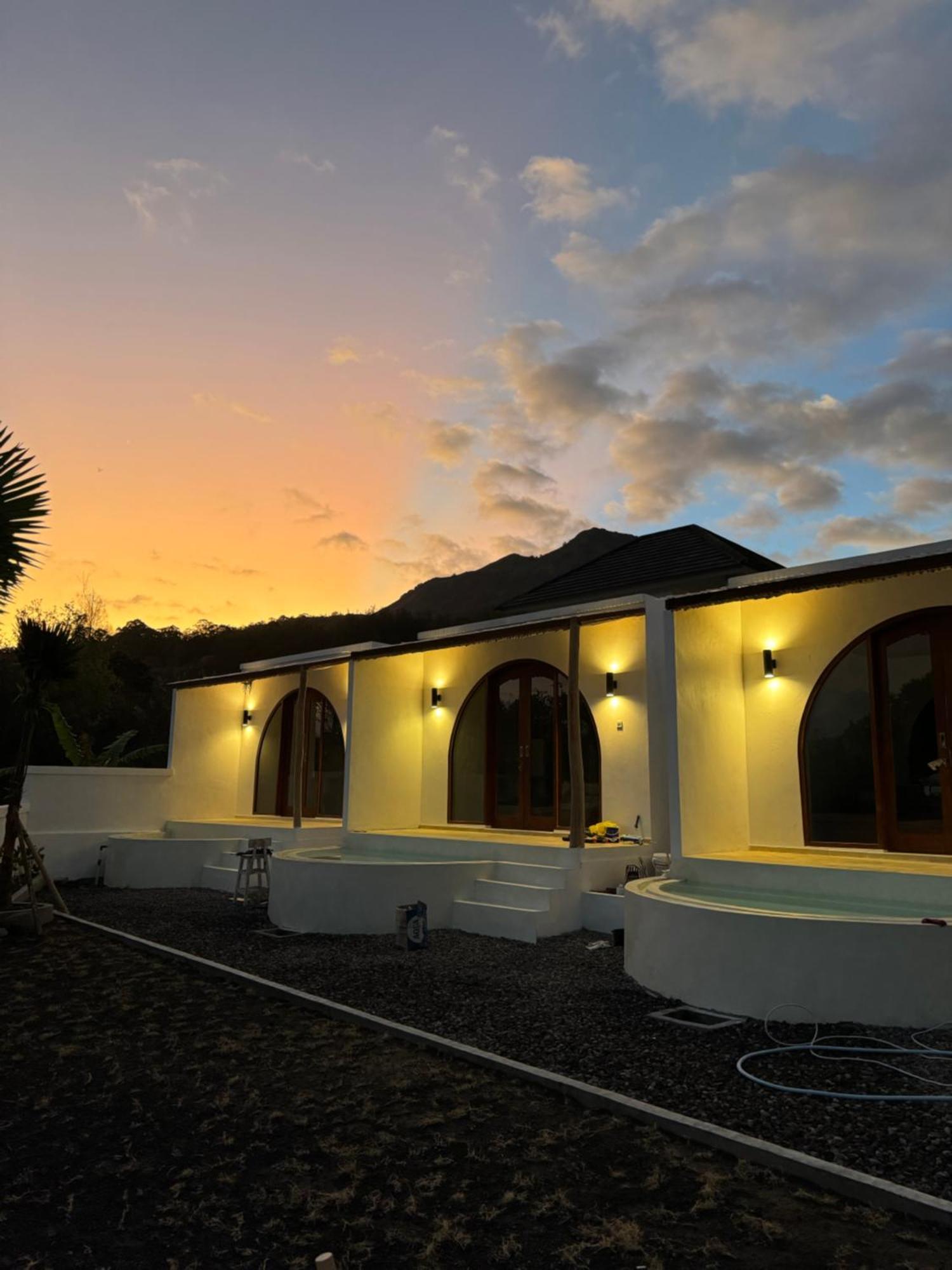 विला Bali Astetic Private Hot Spring Kubupenlokan