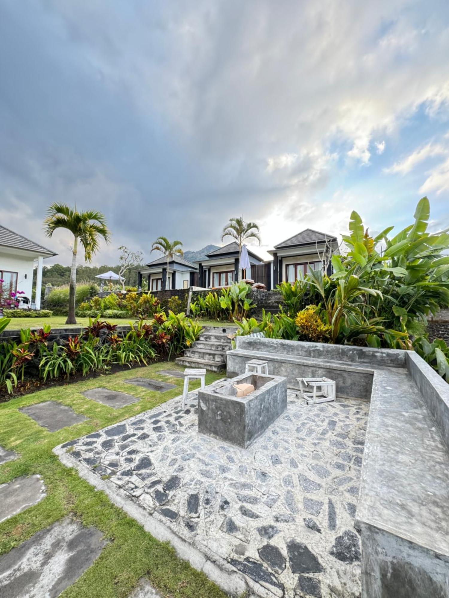 विला Bali Astetic Private Hot Spring Kubupenlokan